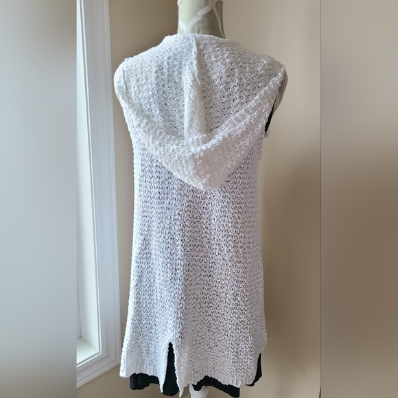 Knitted Vest - Picture 2 of 3